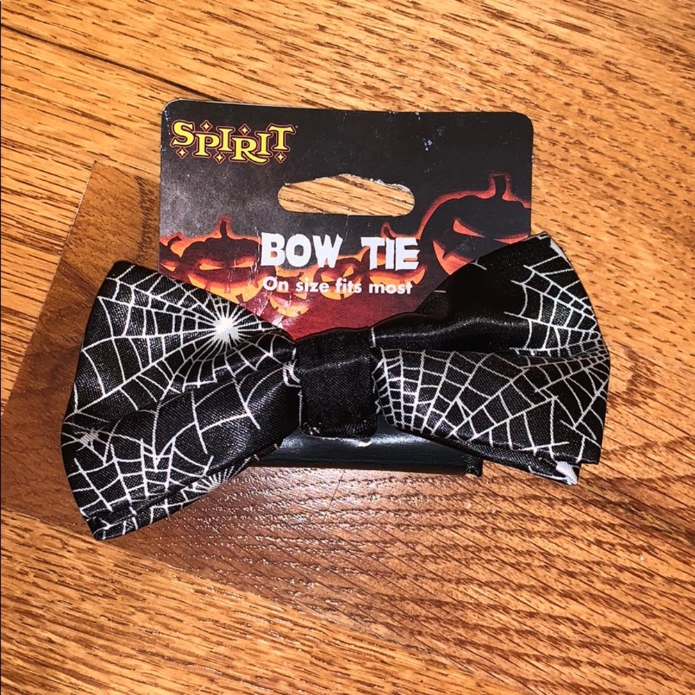 Bow tie